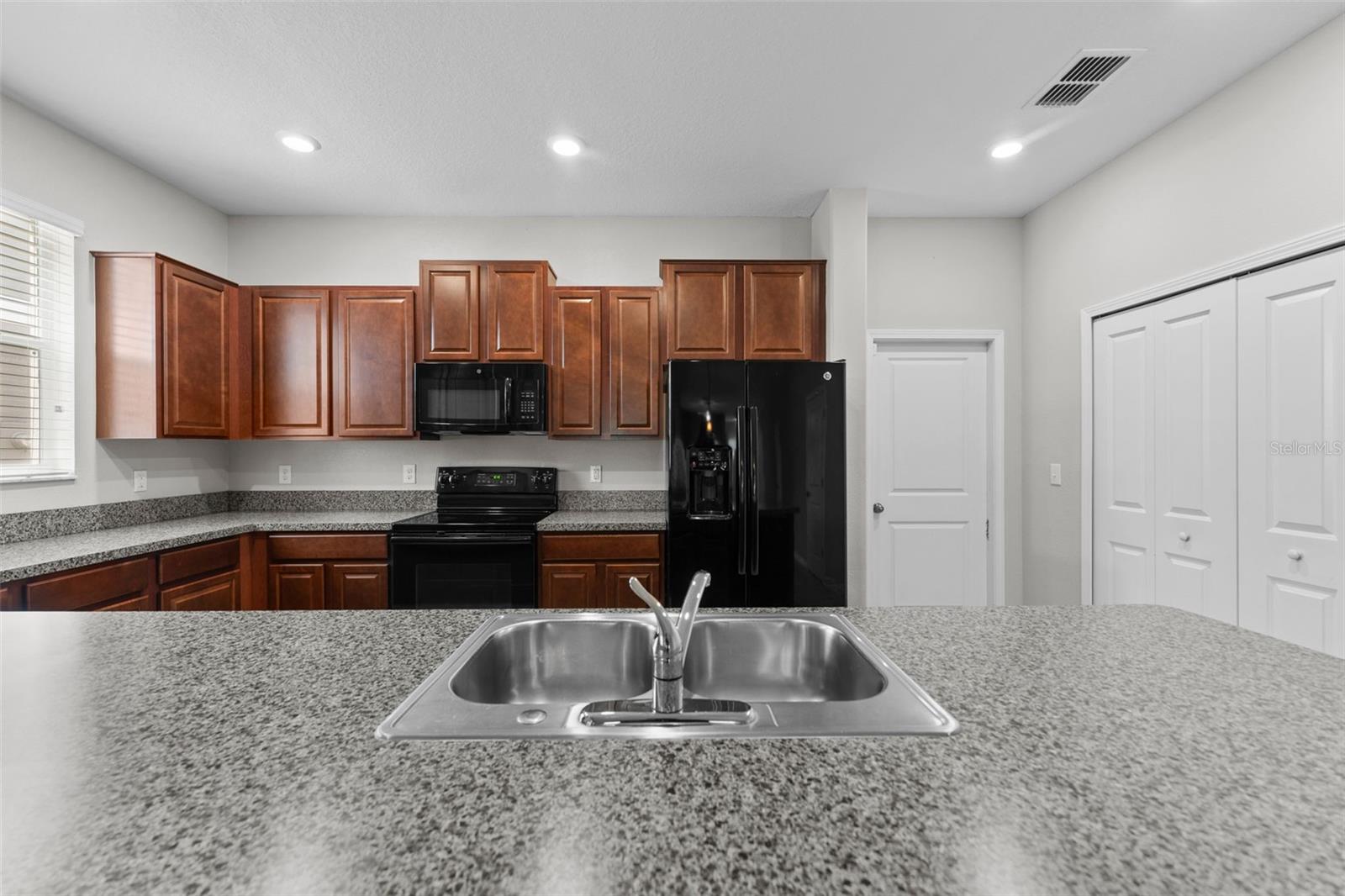 10549 LAKE MONTAUK DR, RIVERVIEW, FL, 33578