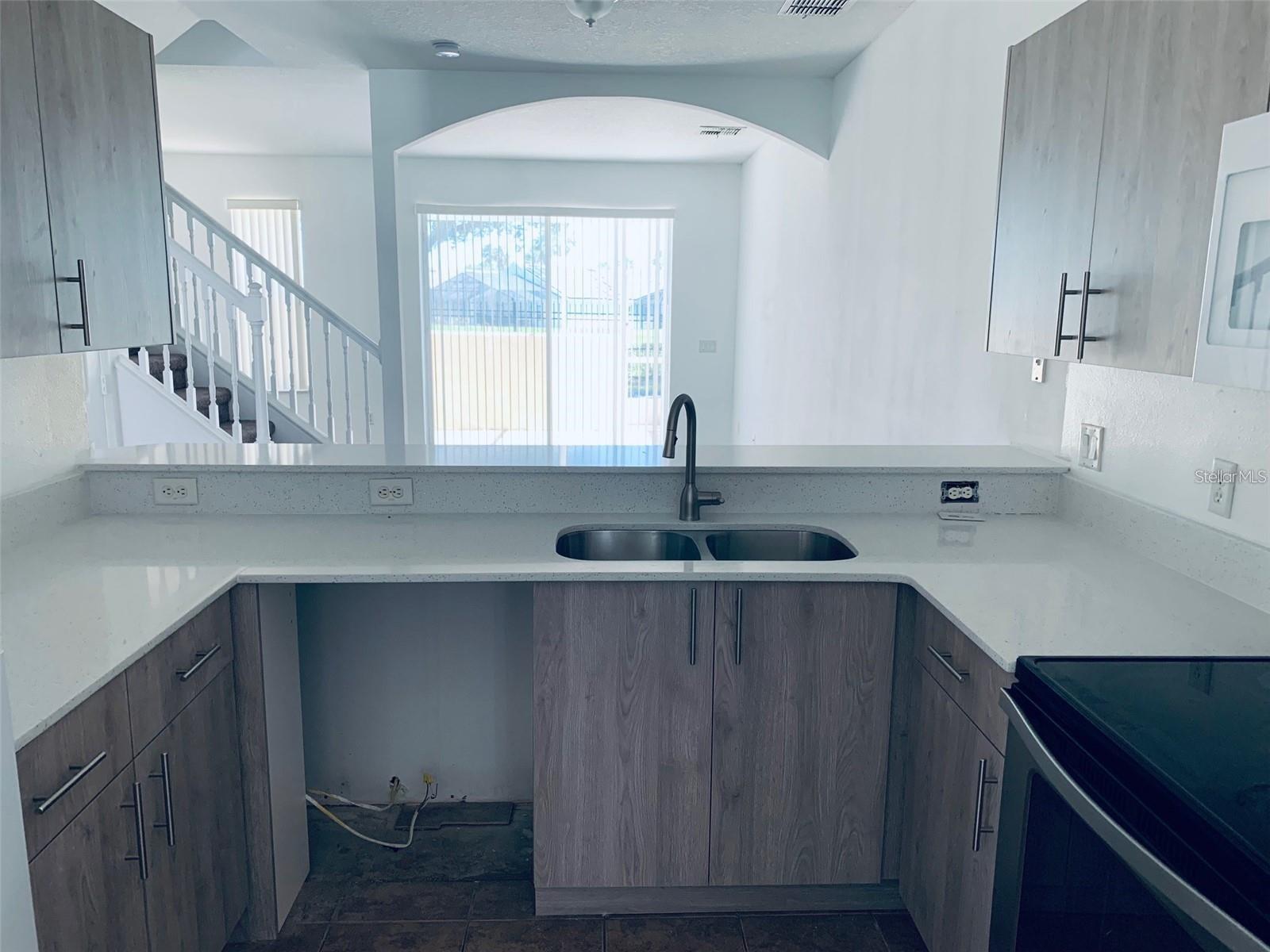 1240 S BEACH CIR, KISSIMMEE, FL, 34746