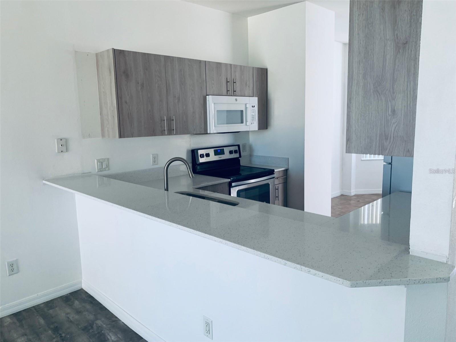 1240 S BEACH CIR, KISSIMMEE, FL, 34746