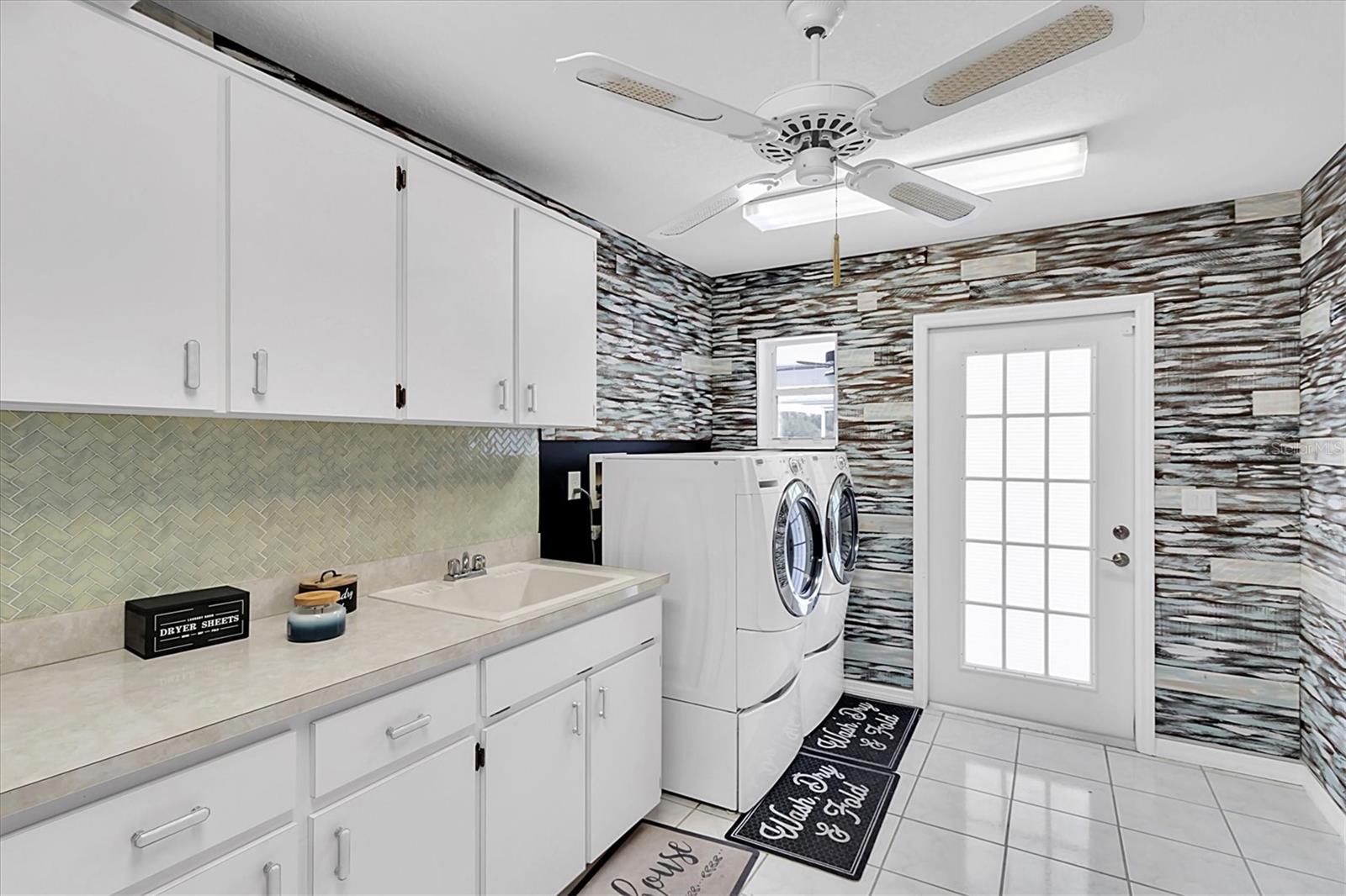 8607 CRANES ROOST DR, NEW PORT RICHEY, FL, 34654