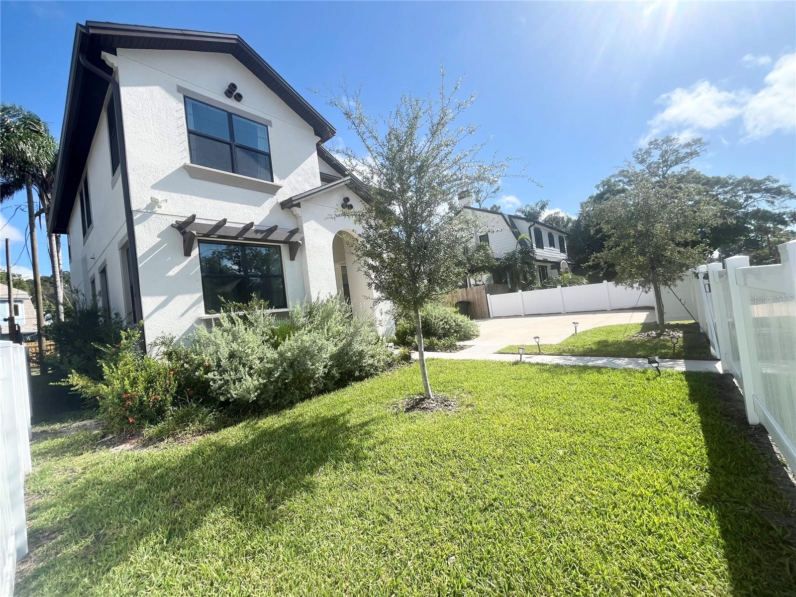 1301 22ND AVE N, ST PETERSBURG, FL, 33704