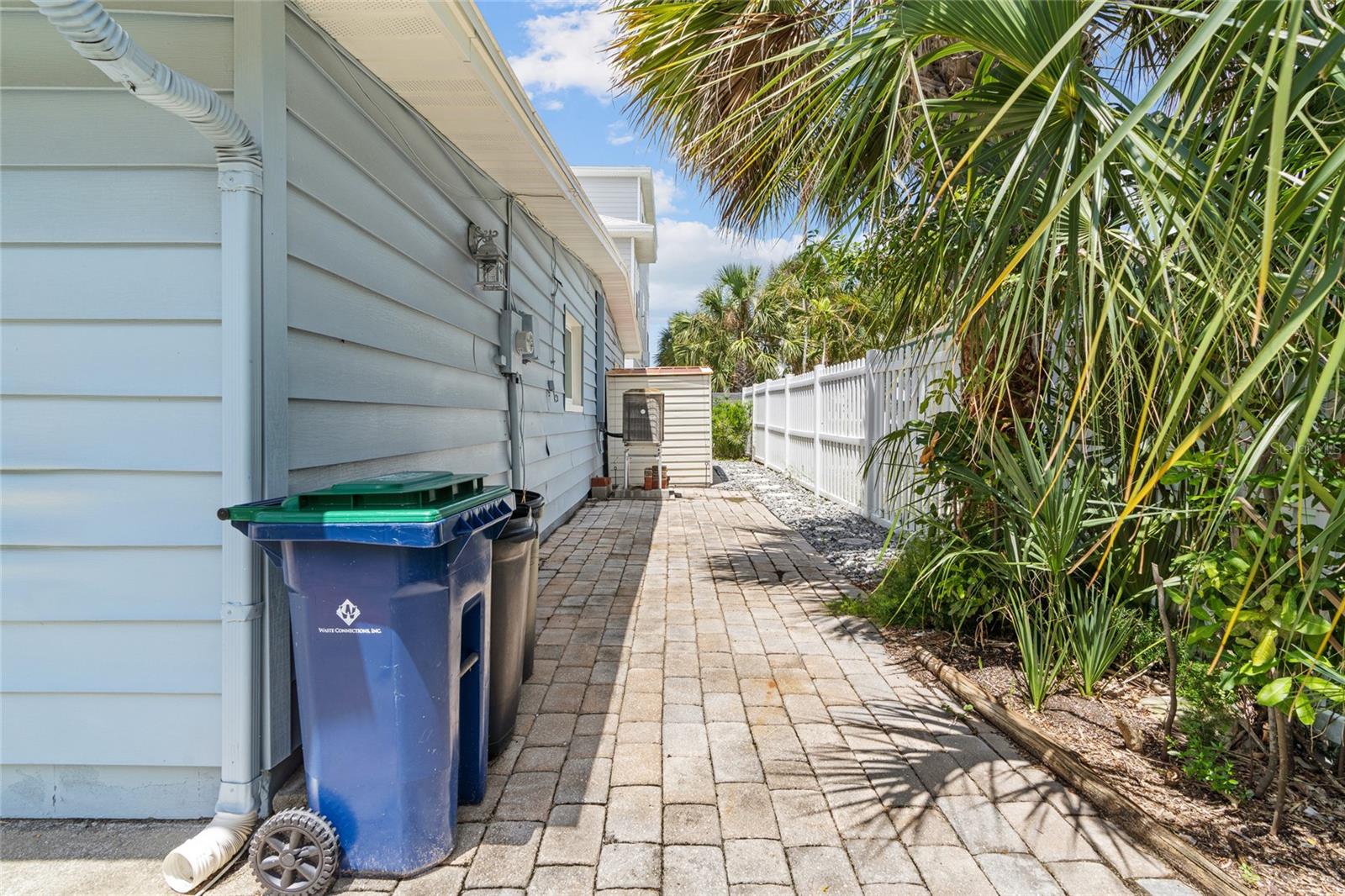 18053 2ND ST E, REDINGTON SHORES, FL, 33708