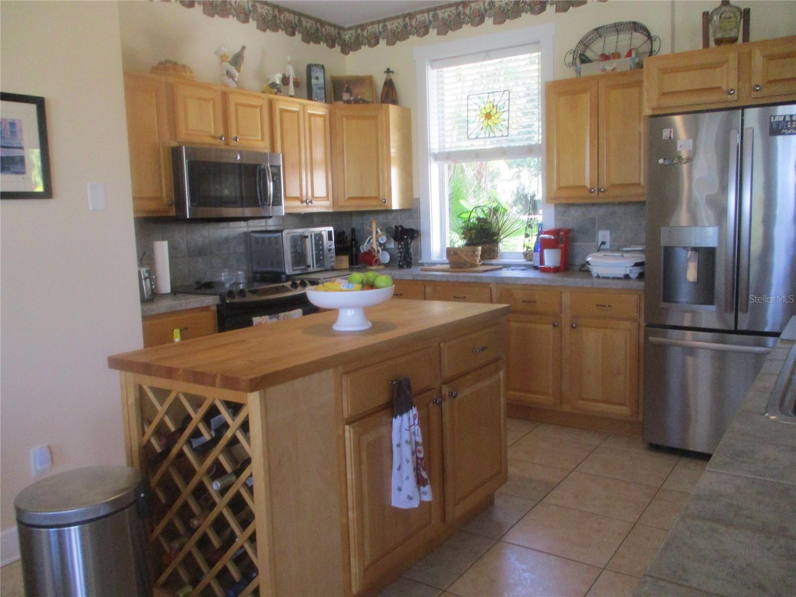 33 SW 97TH PL, WEBSTER, FL, 33597