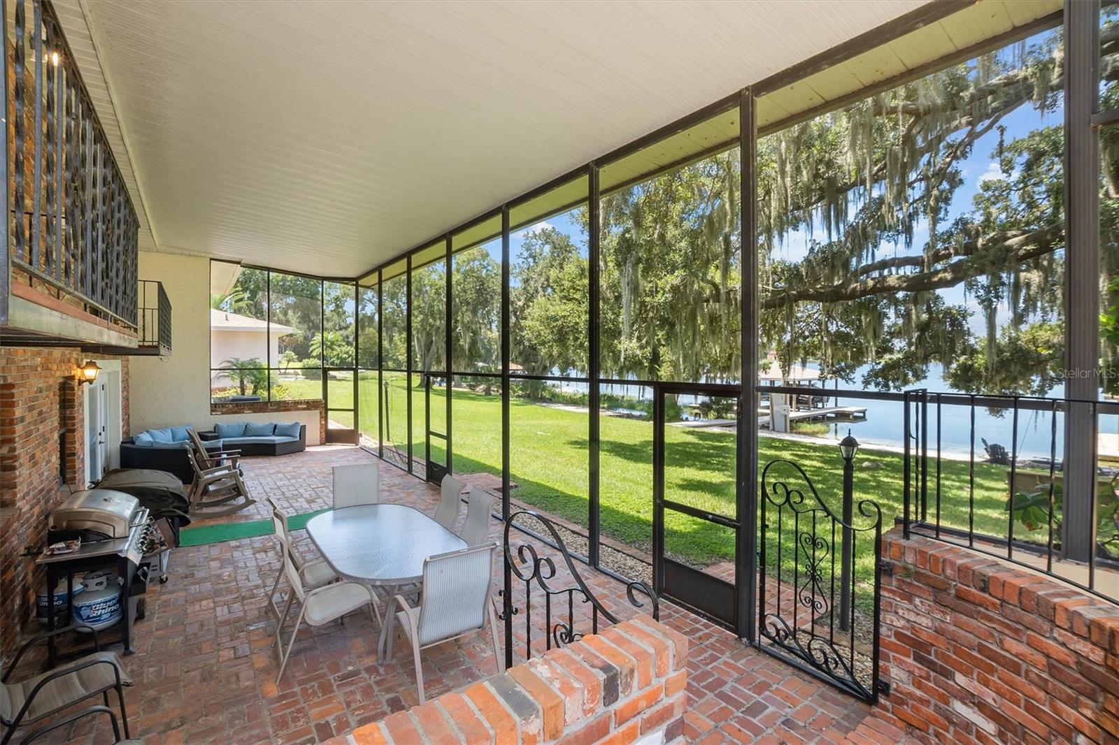 121 E LAKE SUMMIT DR, WINTER HAVEN, FL, 33884