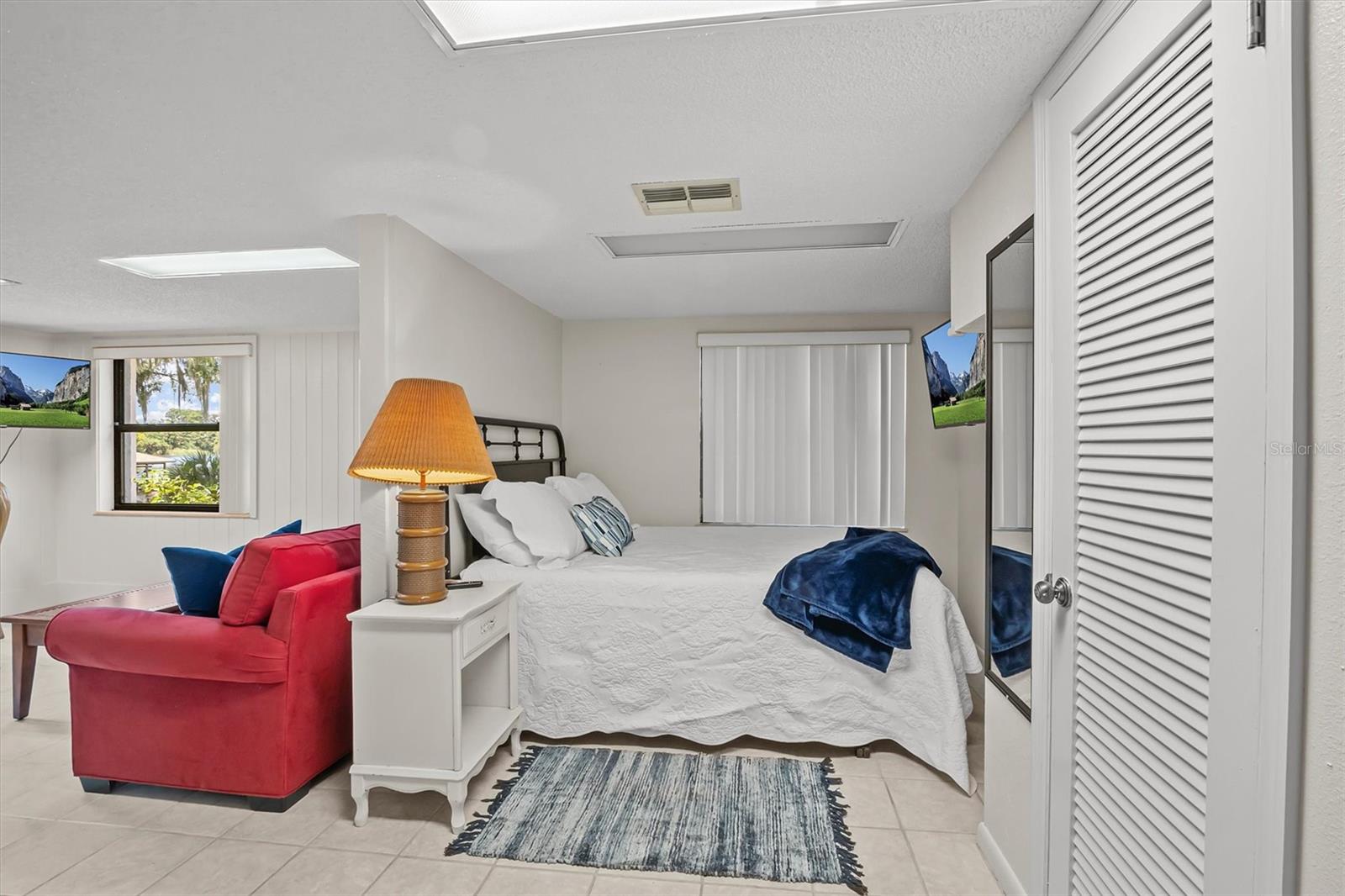 121 E LAKE SUMMIT DR, WINTER HAVEN, FL, 33884