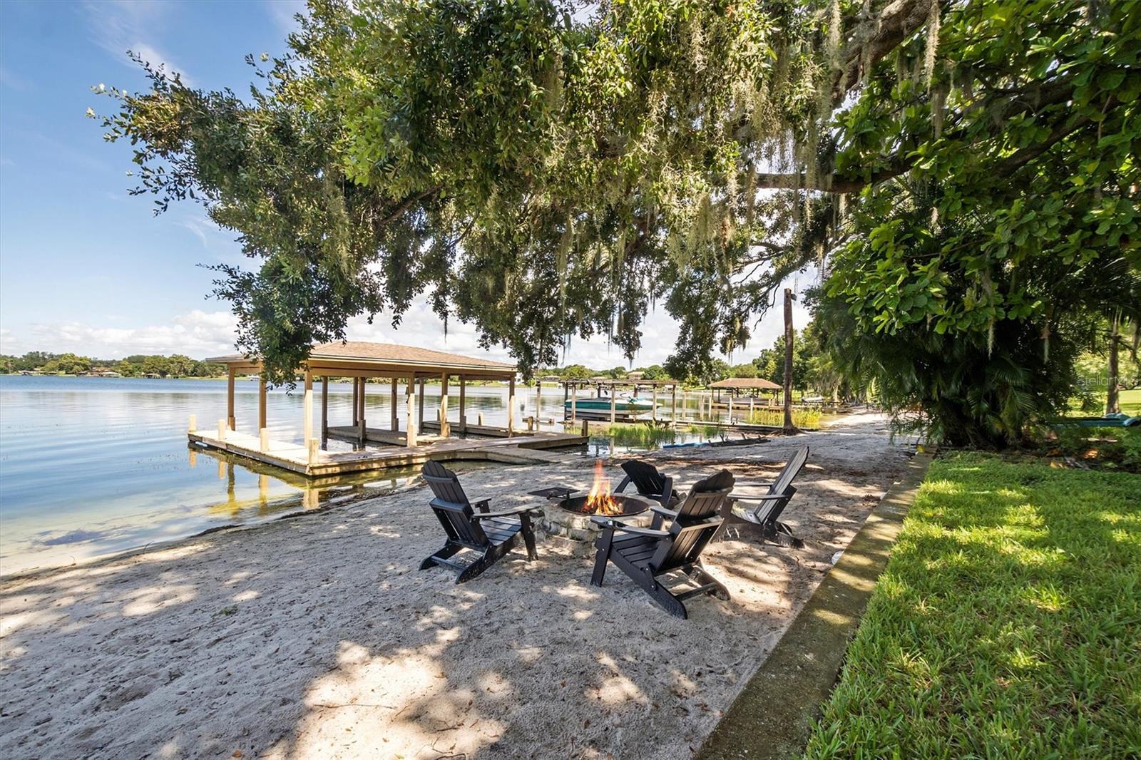 121 E LAKE SUMMIT DR, WINTER HAVEN, FL, 33884