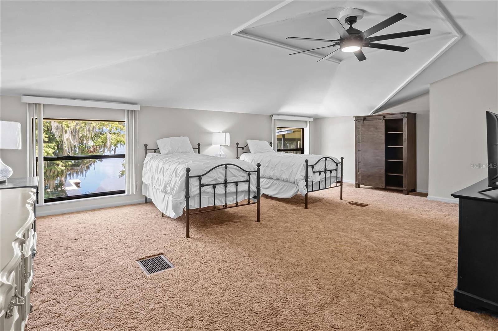 121 E LAKE SUMMIT DR, WINTER HAVEN, FL, 33884