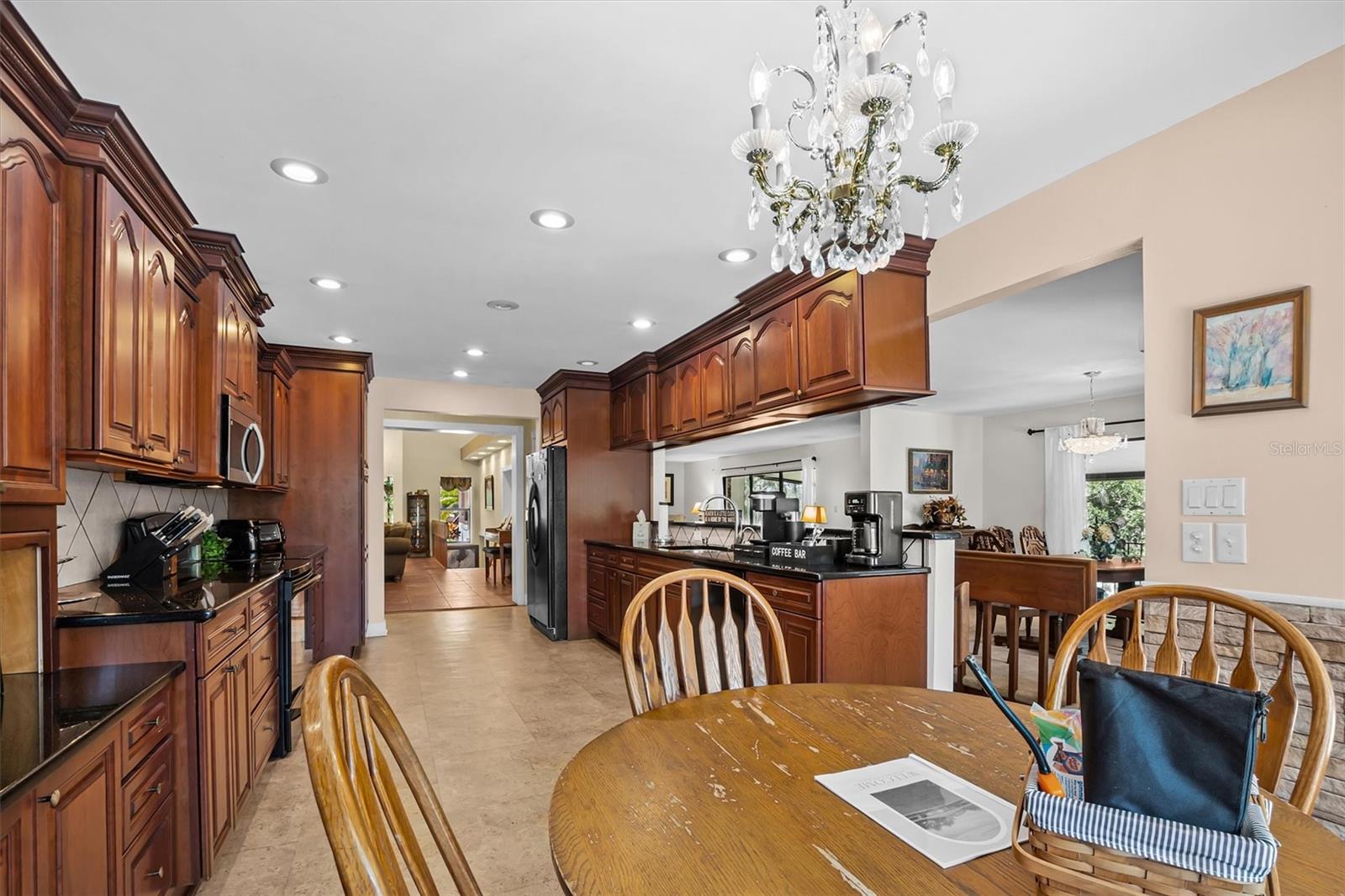 121 E LAKE SUMMIT DR, WINTER HAVEN, FL, 33884