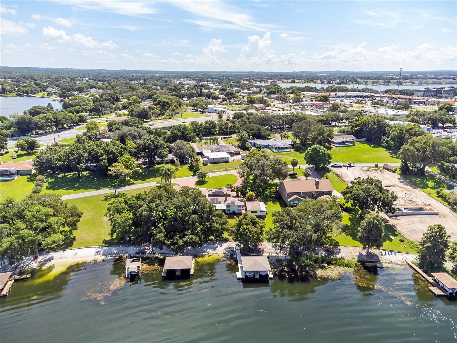 121 E LAKE SUMMIT DR, WINTER HAVEN, FL, 33884