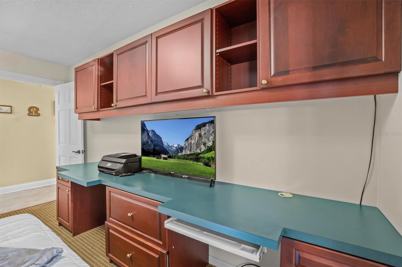 121 E LAKE SUMMIT DR, WINTER HAVEN, FL, 33884