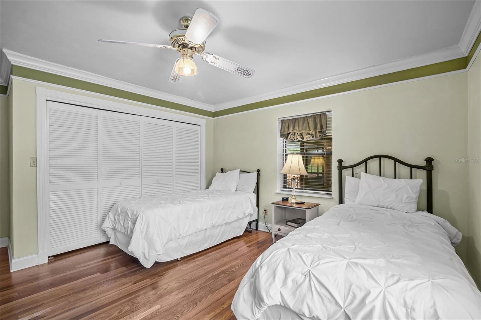 121 E LAKE SUMMIT DR, WINTER HAVEN, FL, 33884