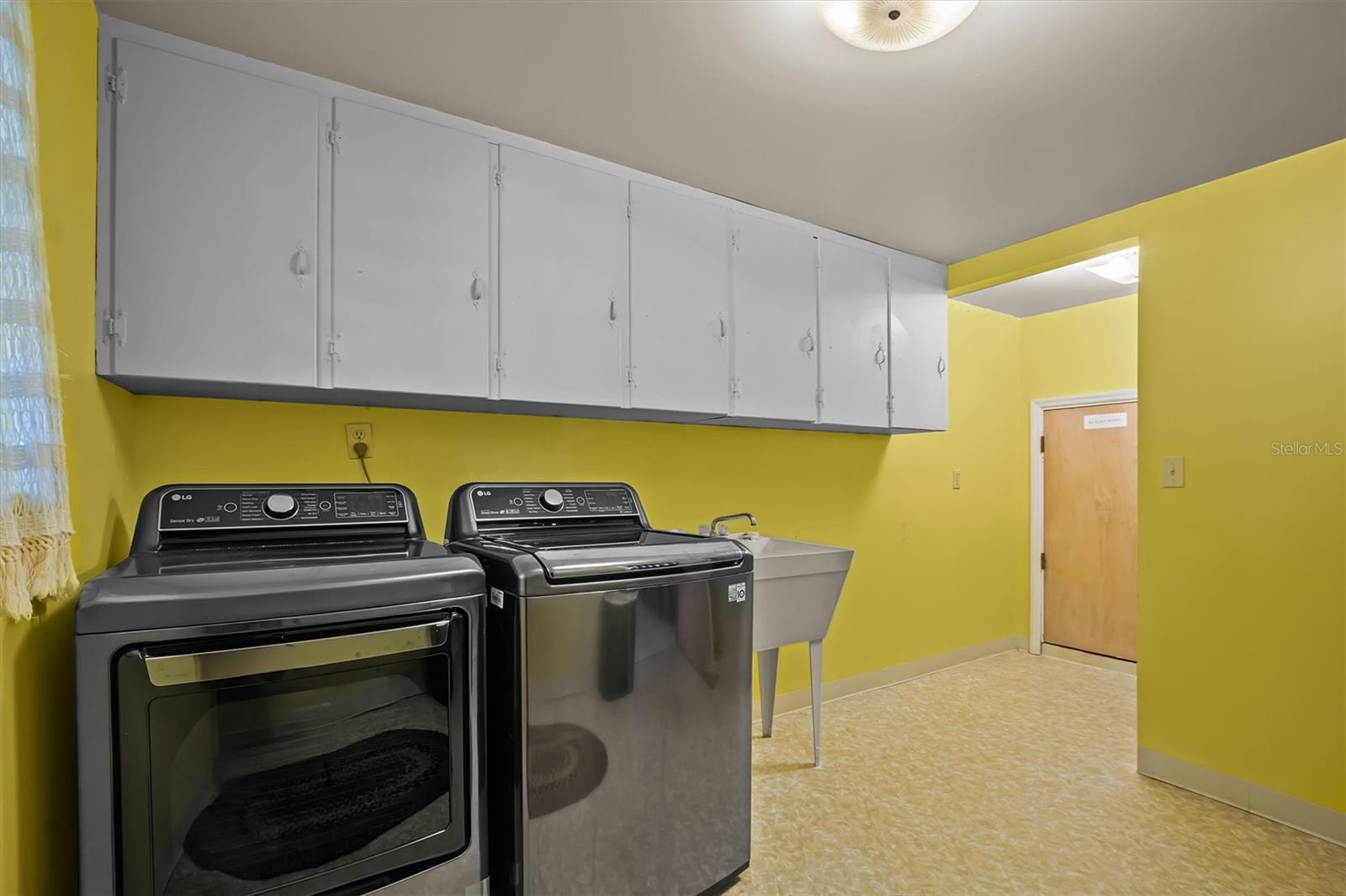 121 E LAKE SUMMIT DR, WINTER HAVEN, FL, 33884