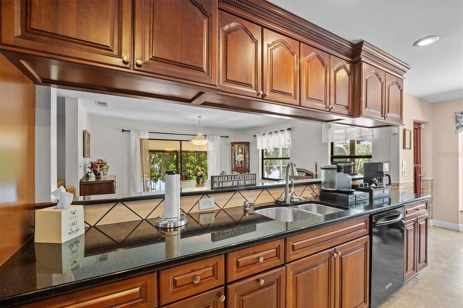 121 E LAKE SUMMIT DR, WINTER HAVEN, FL, 33884