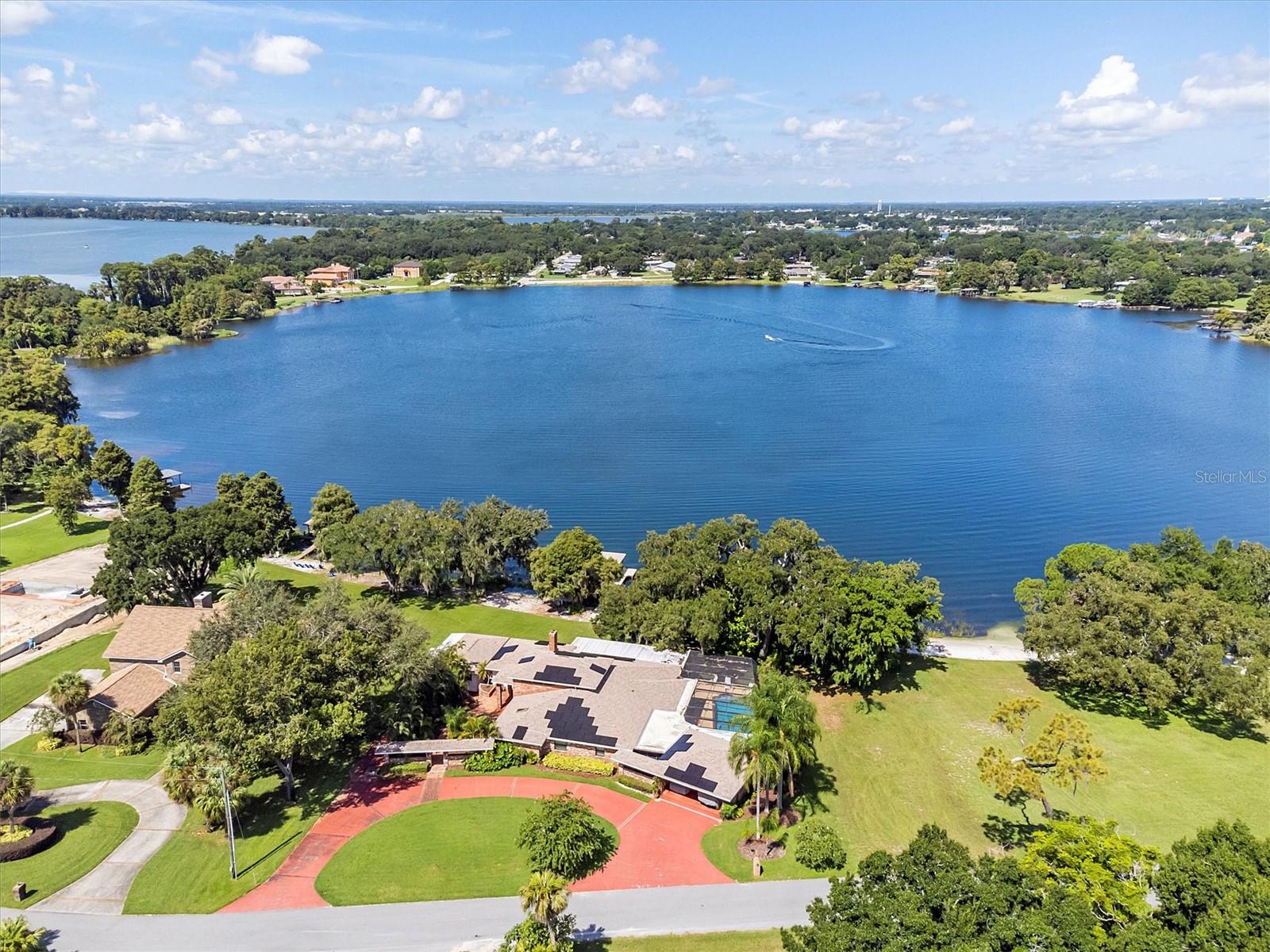 121 E LAKE SUMMIT DR, WINTER HAVEN, FL, 33884