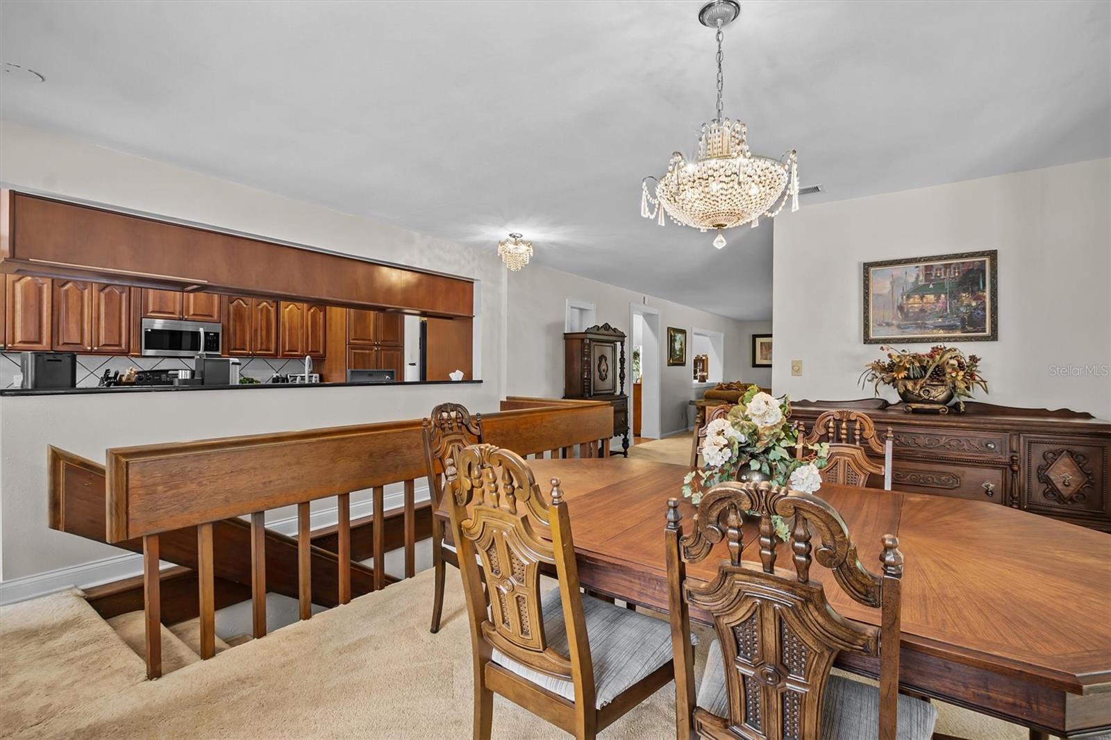 121 E LAKE SUMMIT DR, WINTER HAVEN, FL, 33884