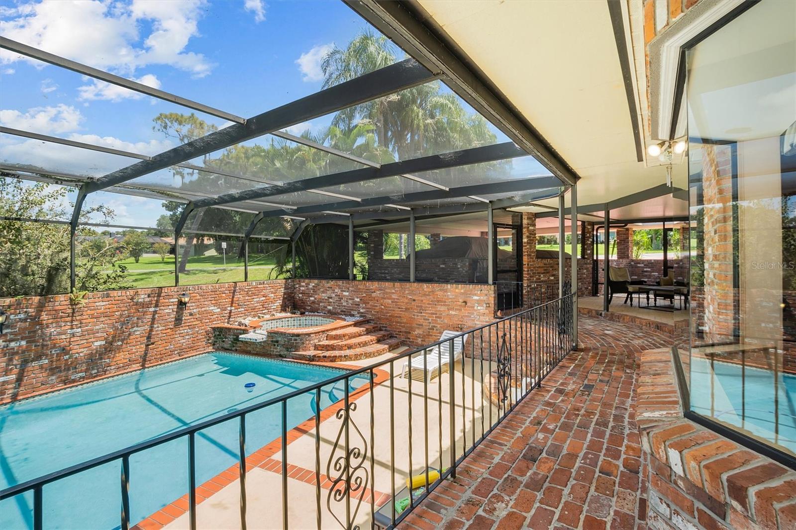 121 E LAKE SUMMIT DR, WINTER HAVEN, FL, 33884