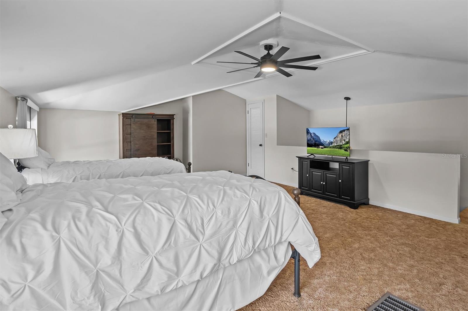 121 E LAKE SUMMIT DR, WINTER HAVEN, FL, 33884
