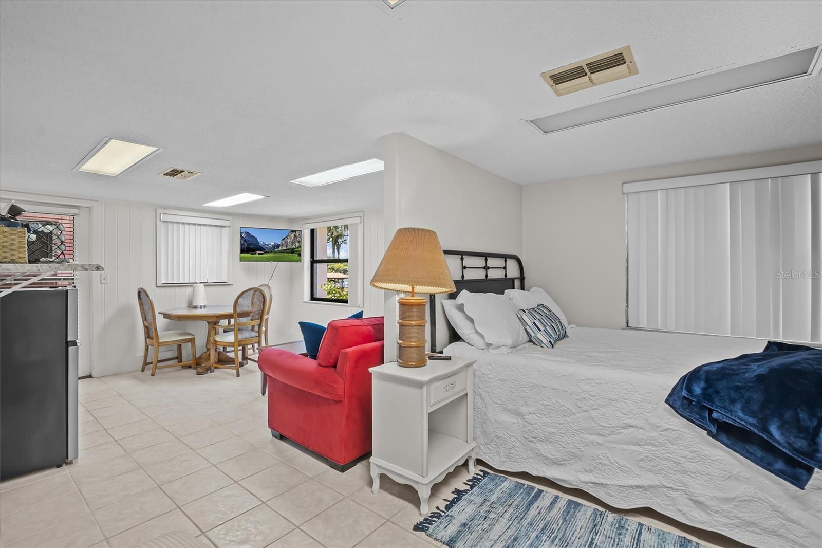 121 E LAKE SUMMIT DR, WINTER HAVEN, FL, 33884