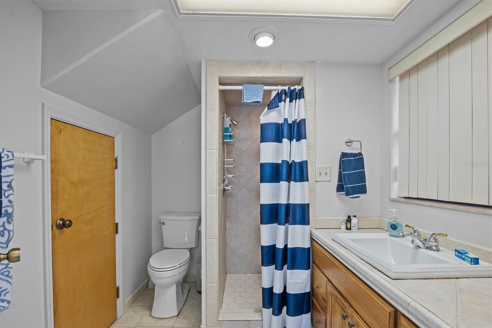 121 E LAKE SUMMIT DR, WINTER HAVEN, FL, 33884