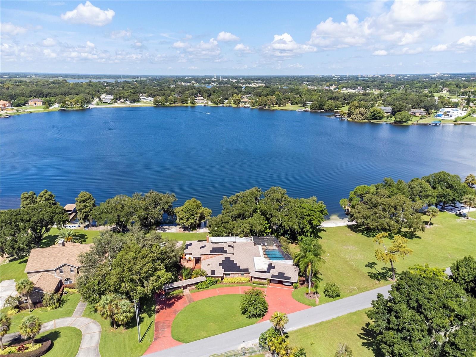 121 E LAKE SUMMIT DR, WINTER HAVEN, FL, 33884