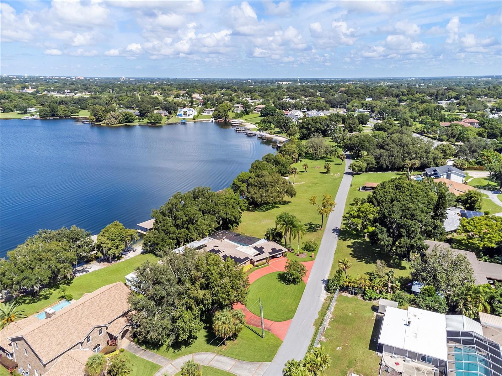 121 E LAKE SUMMIT DR, WINTER HAVEN, FL, 33884