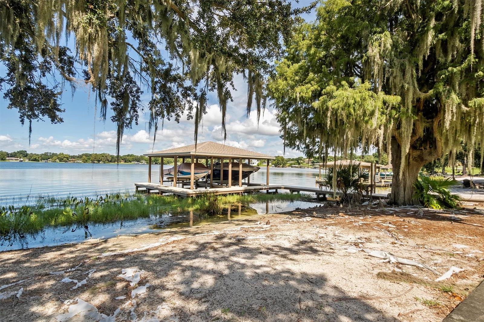 121 E LAKE SUMMIT DR, WINTER HAVEN, FL, 33884