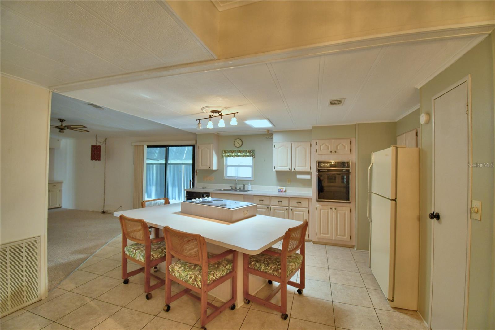 P4931788 Property Photo