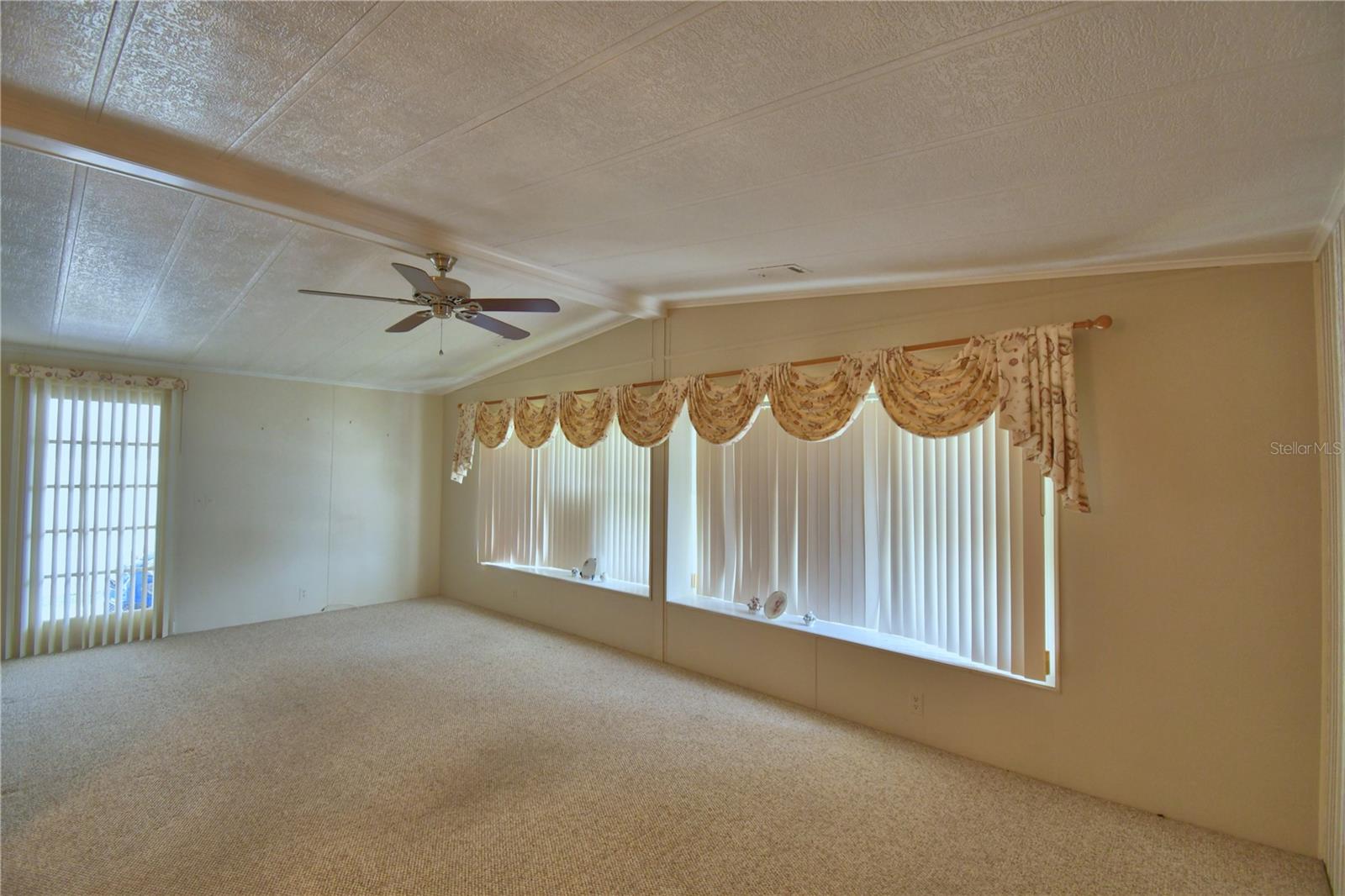 P4931788 Property Photo