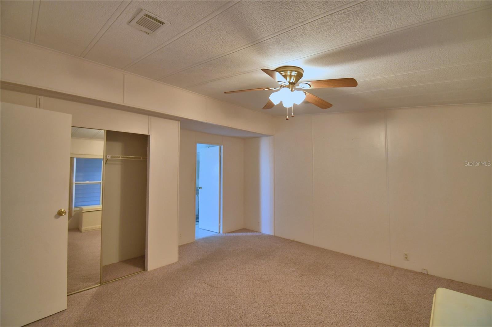 P4931788 Property Photo