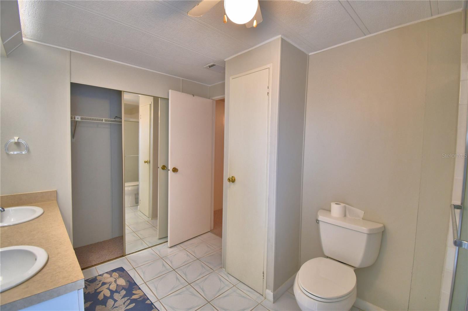 P4931788 Property Photo