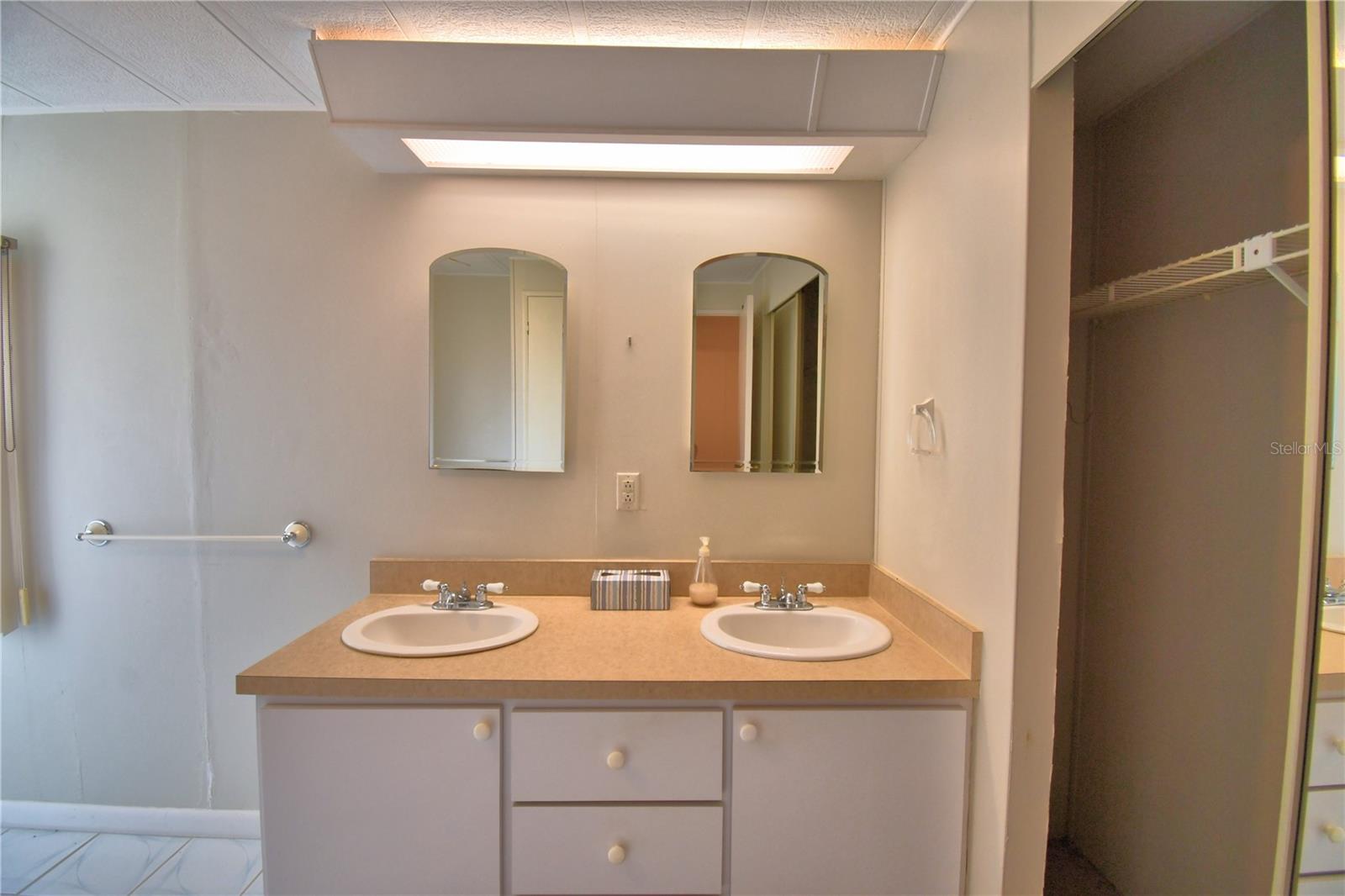 P4931788 Property Photo