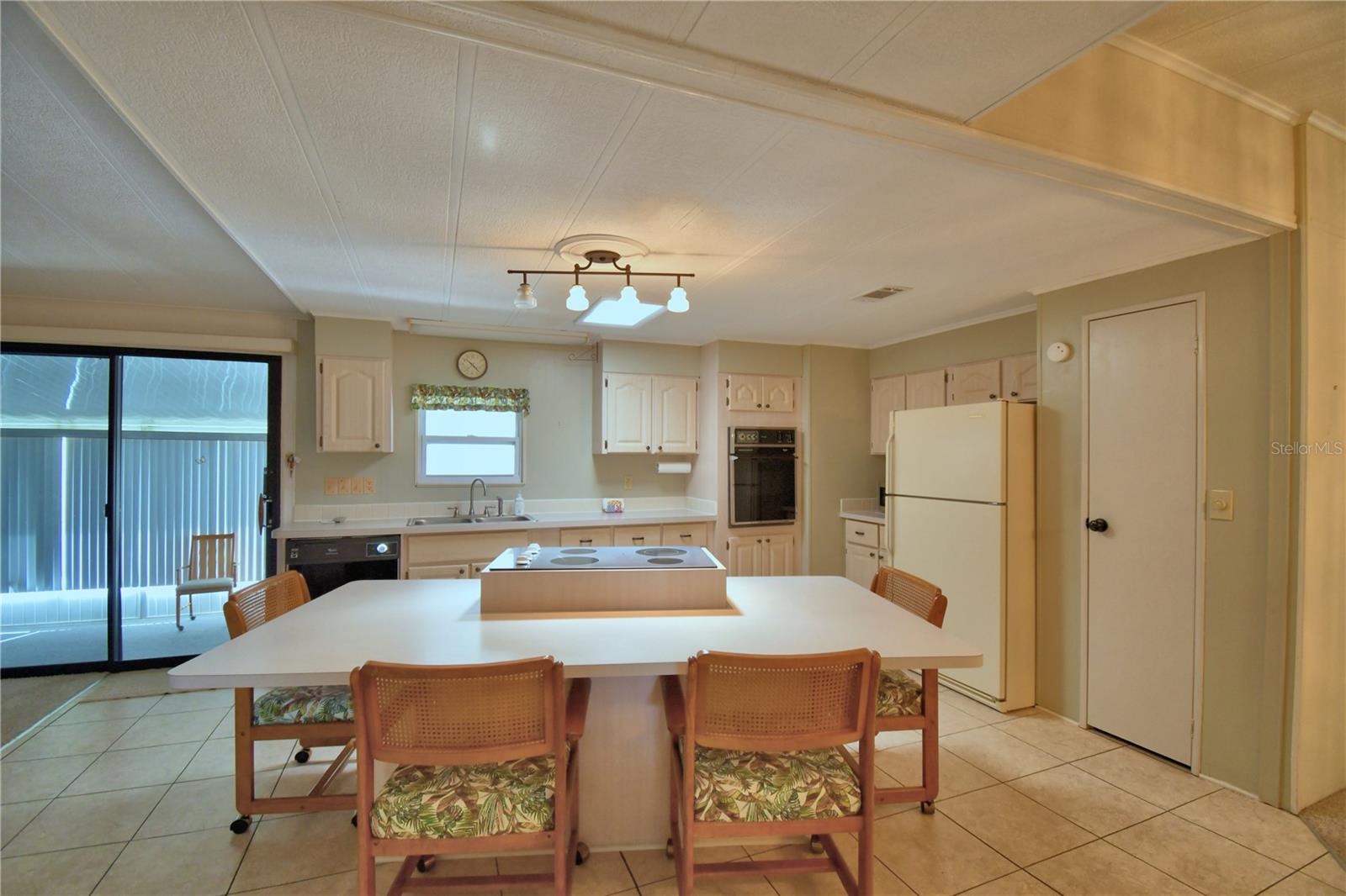 P4931788 Property Photo