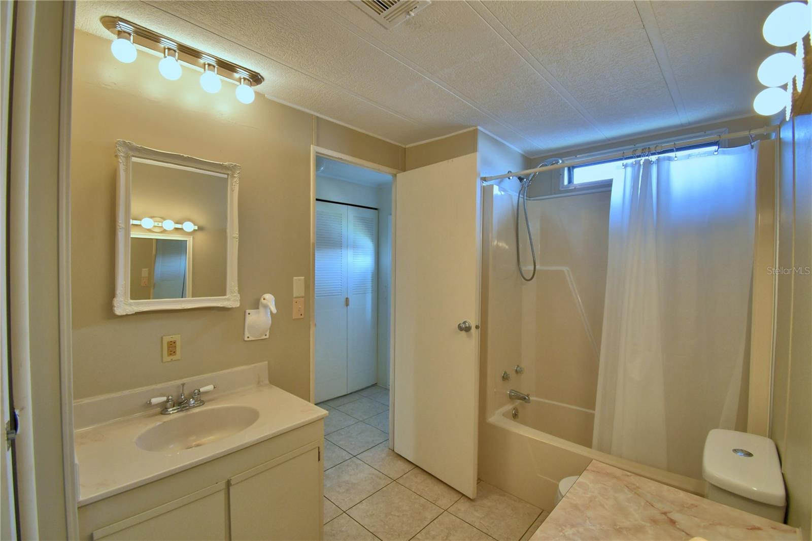 P4931788 Property Photo