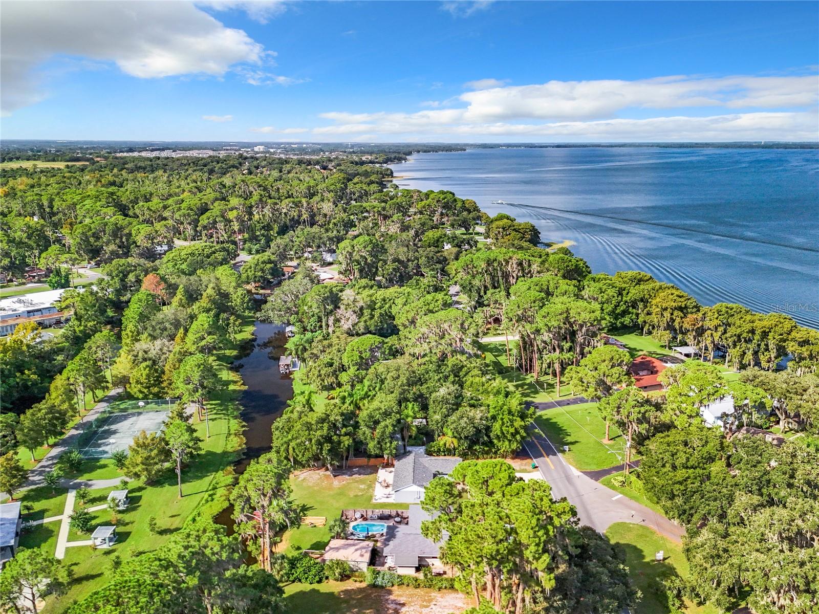 505 LAKESHORE DR, EUSTIS, FL, 32726
