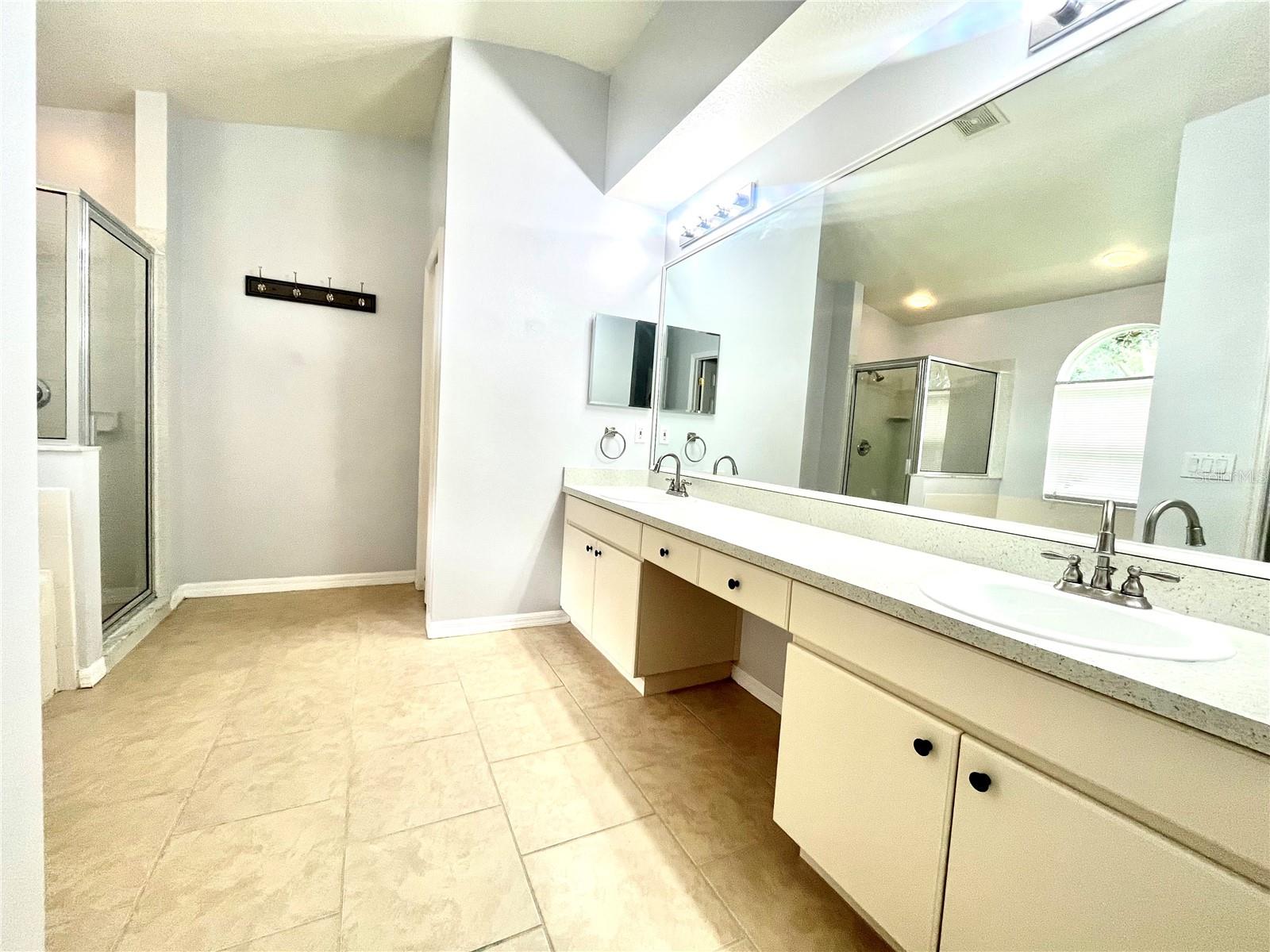 18080 ARBOR CREST DR, TAMPA, FL, 33647