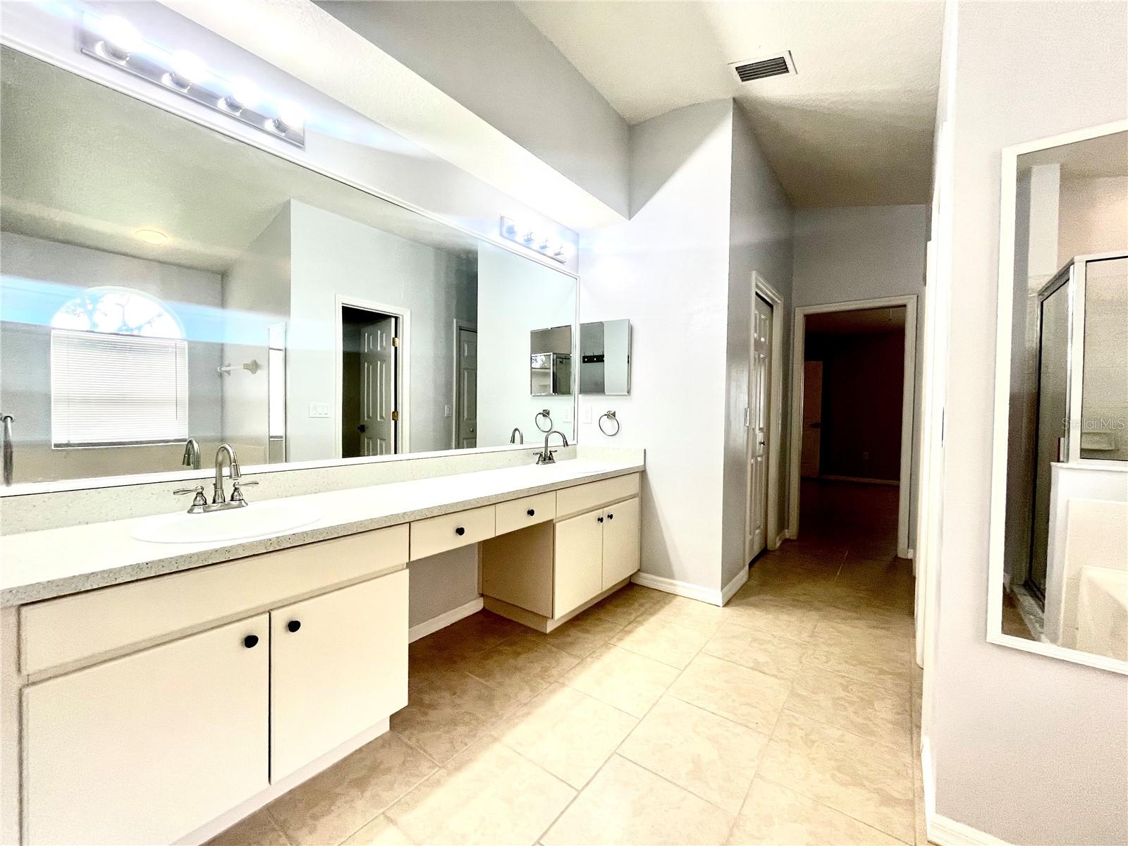 18080 ARBOR CREST DR, TAMPA, FL, 33647