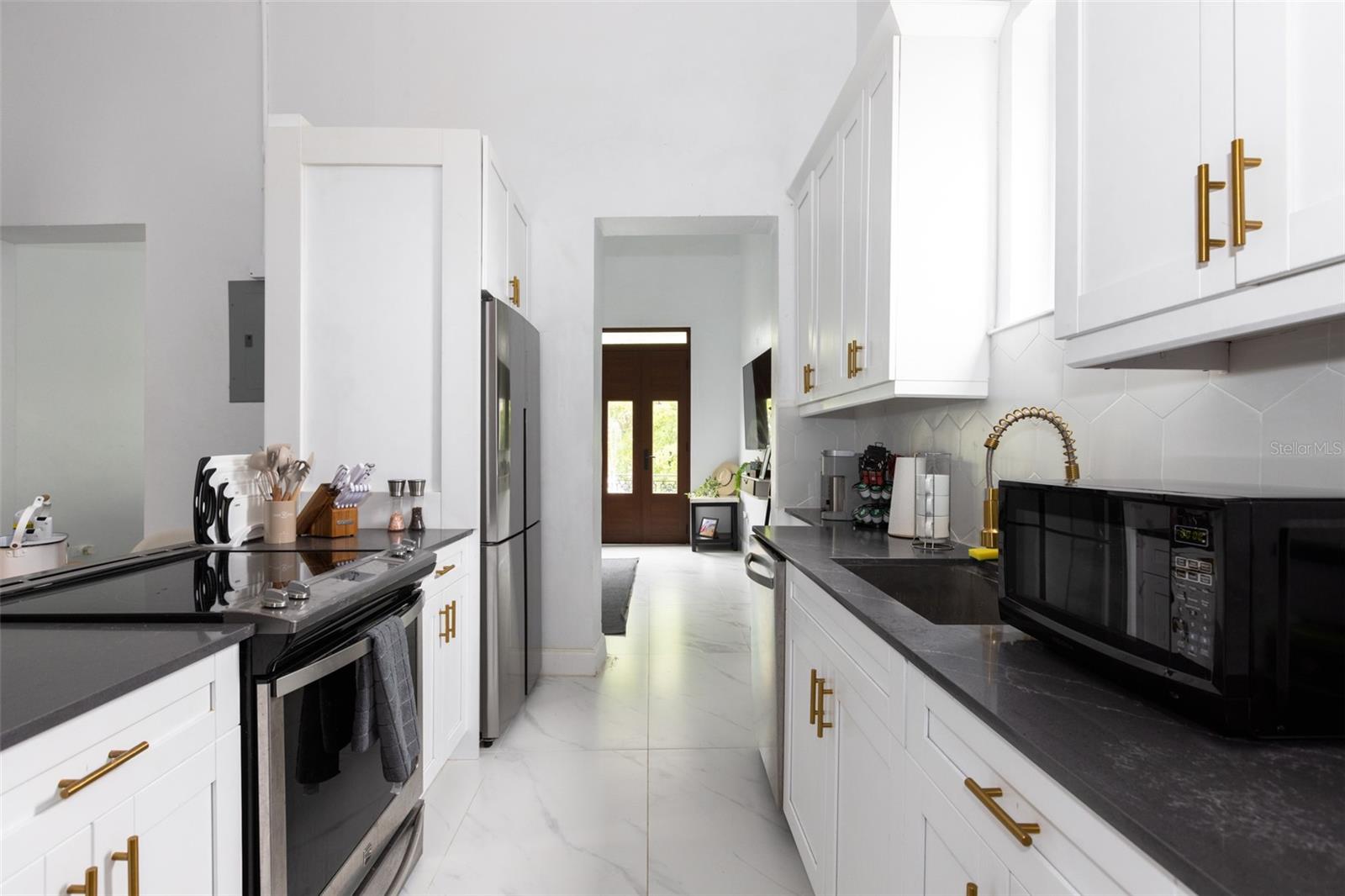 PR9108453 Property Photo