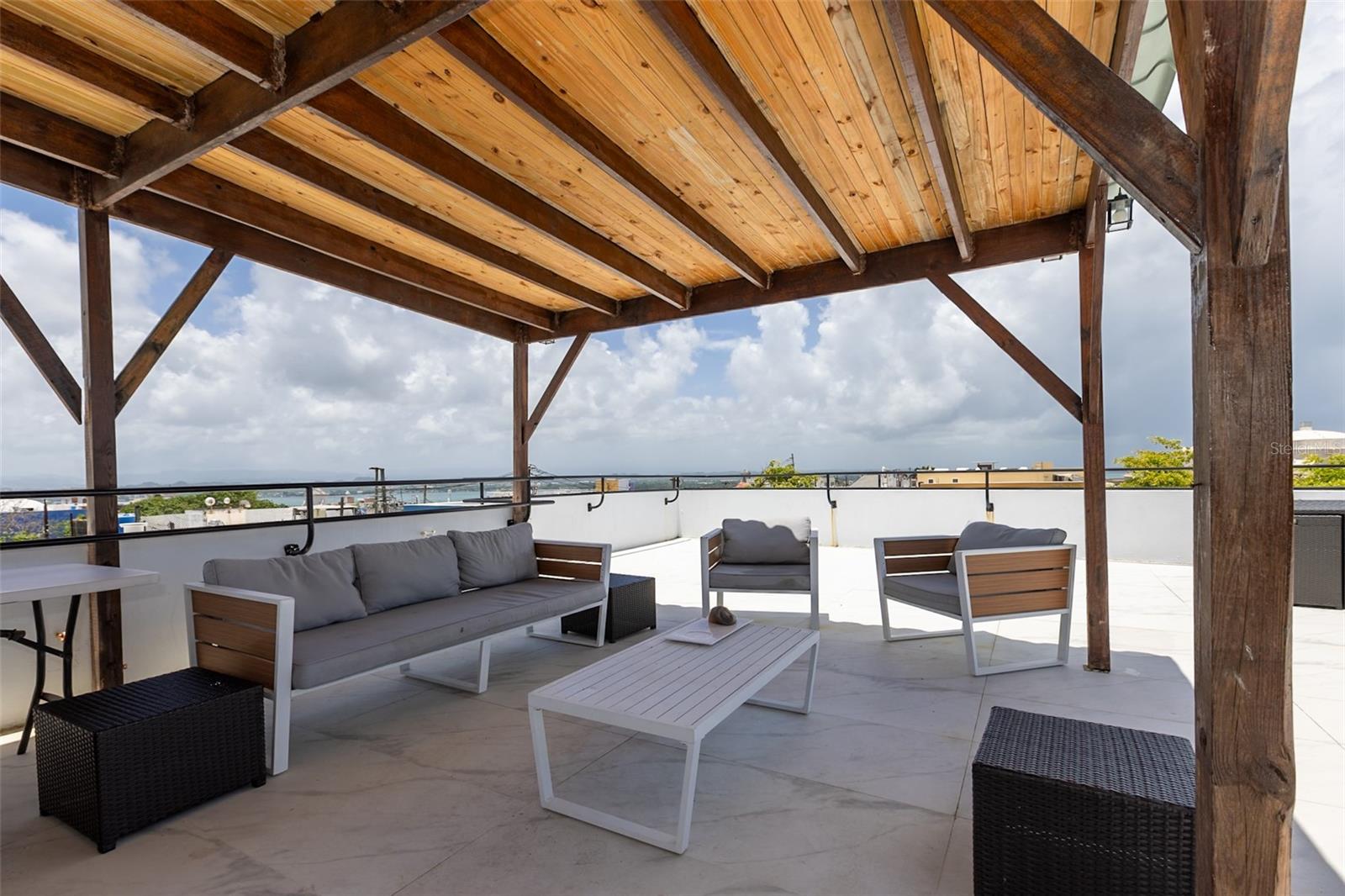 PR9108453 Property Photo