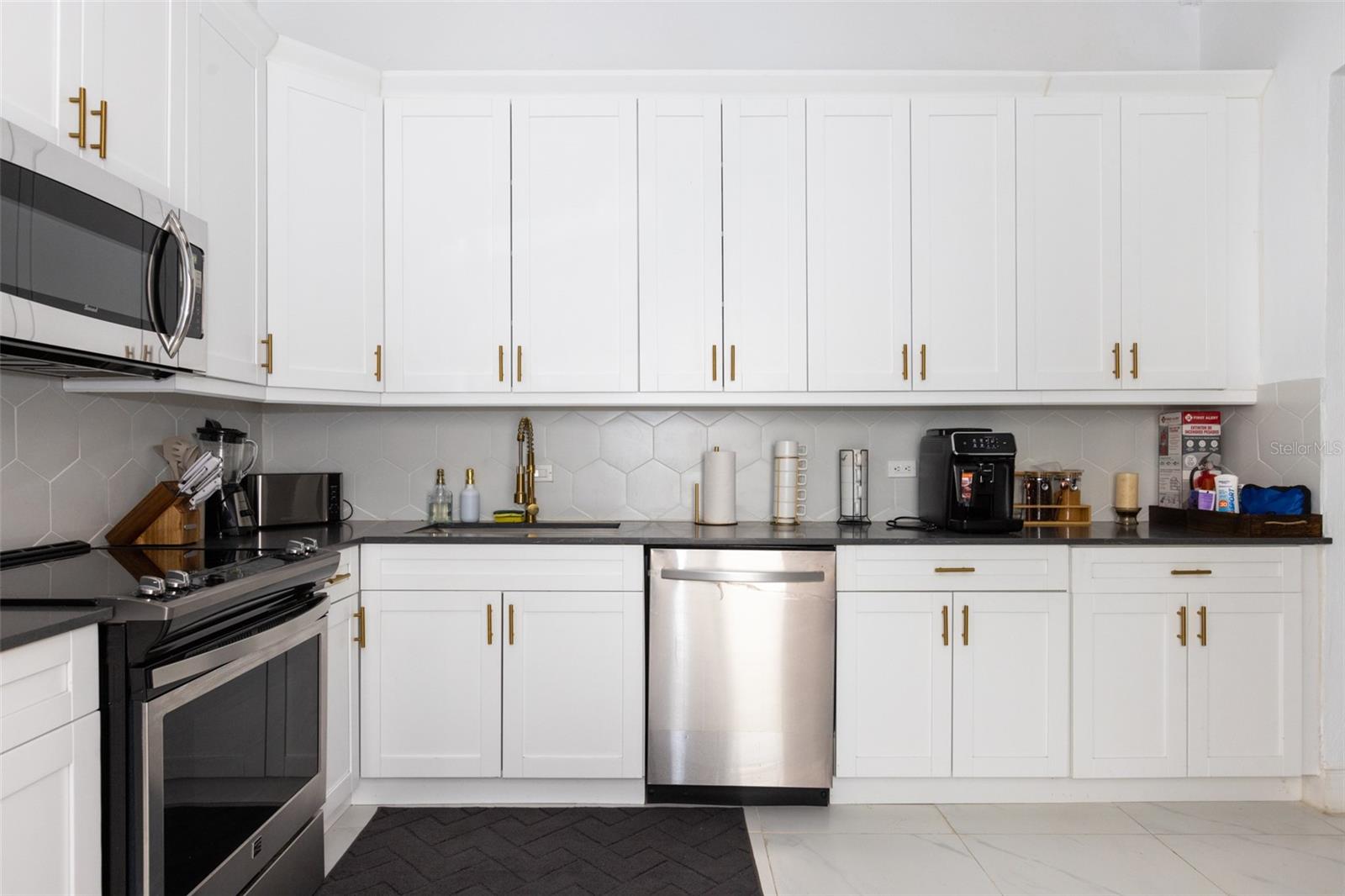 PR9108453 Property Photo