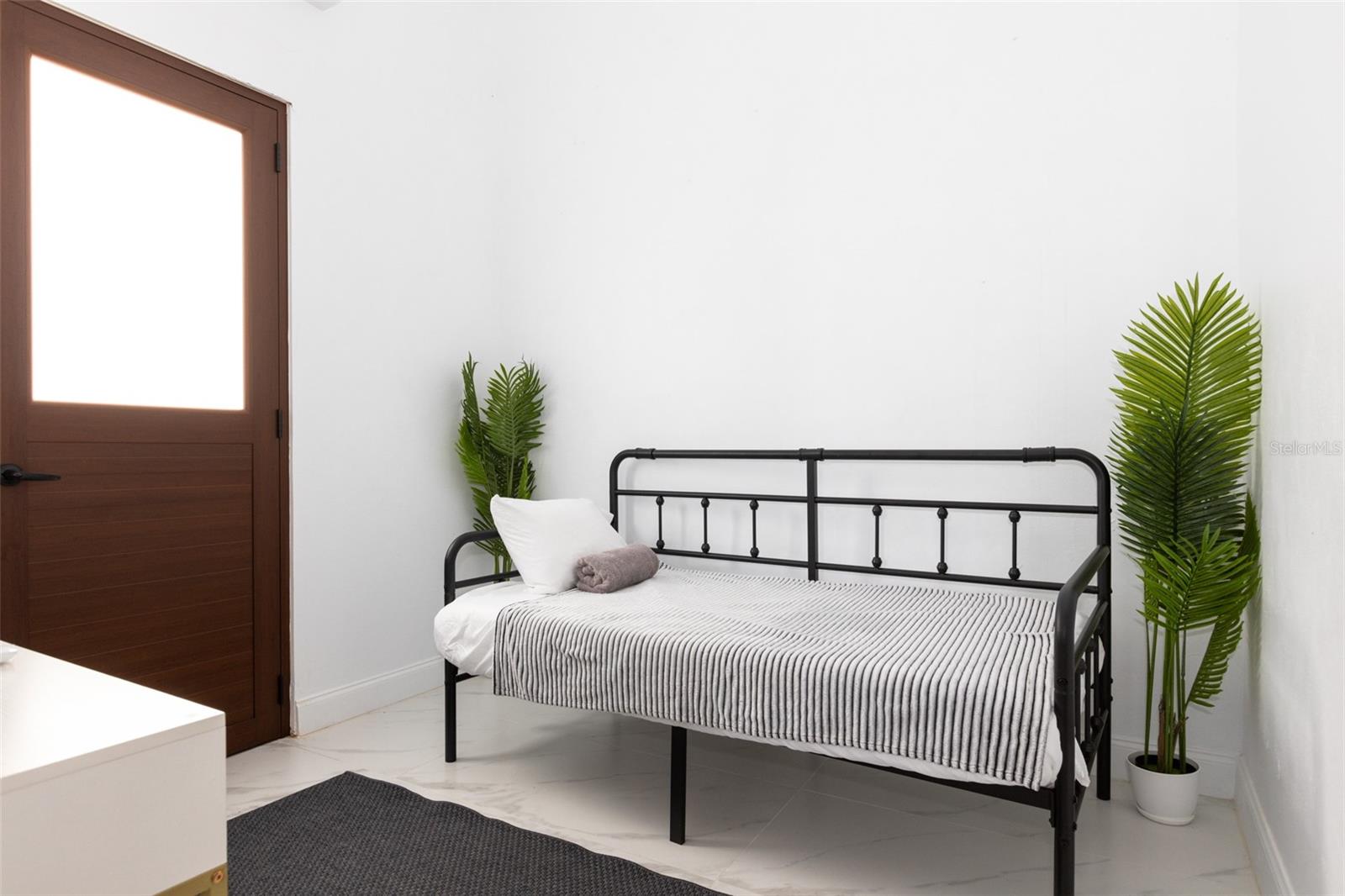 PR9108453 Property Photo