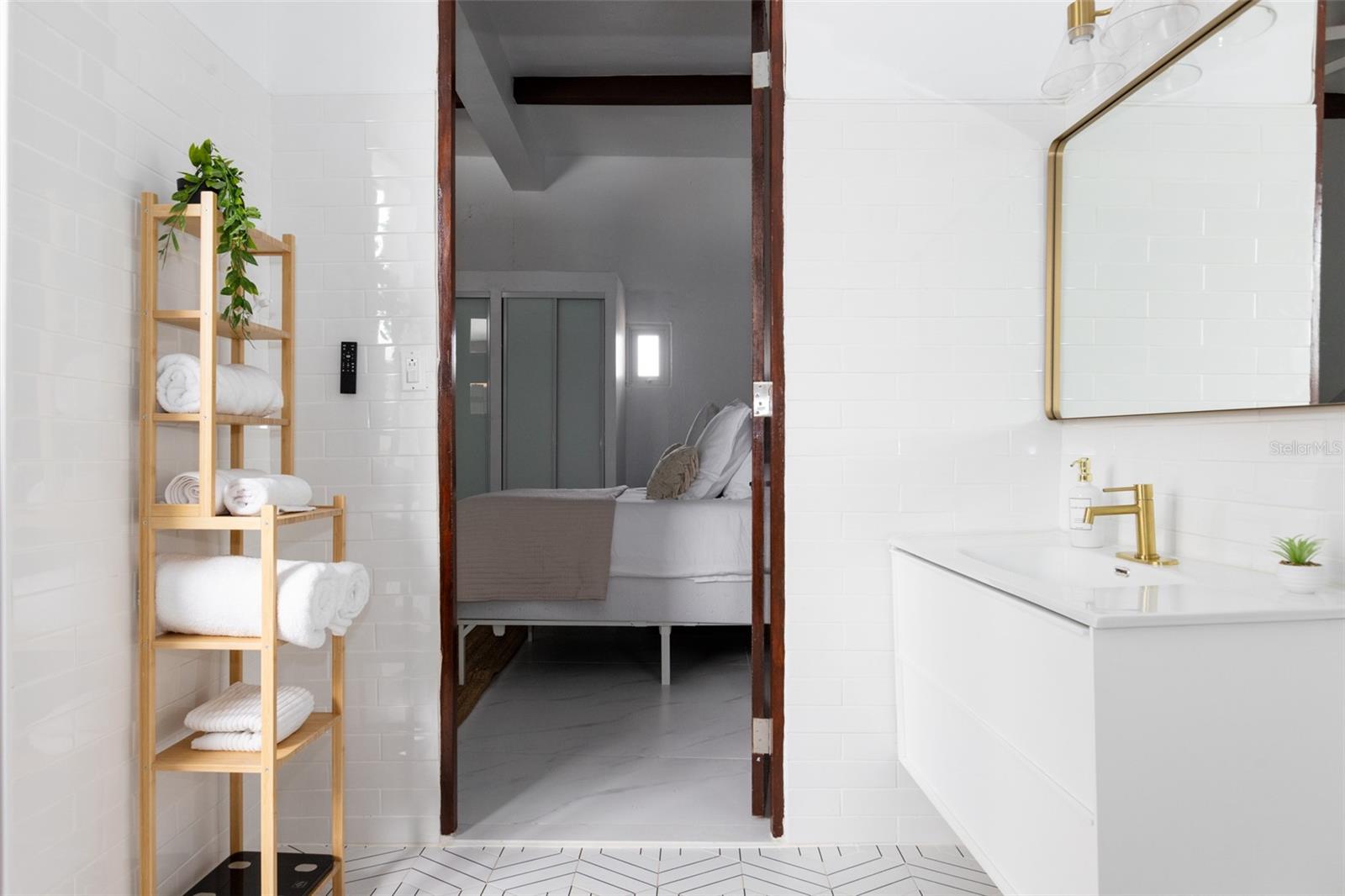 PR9108453 Property Photo