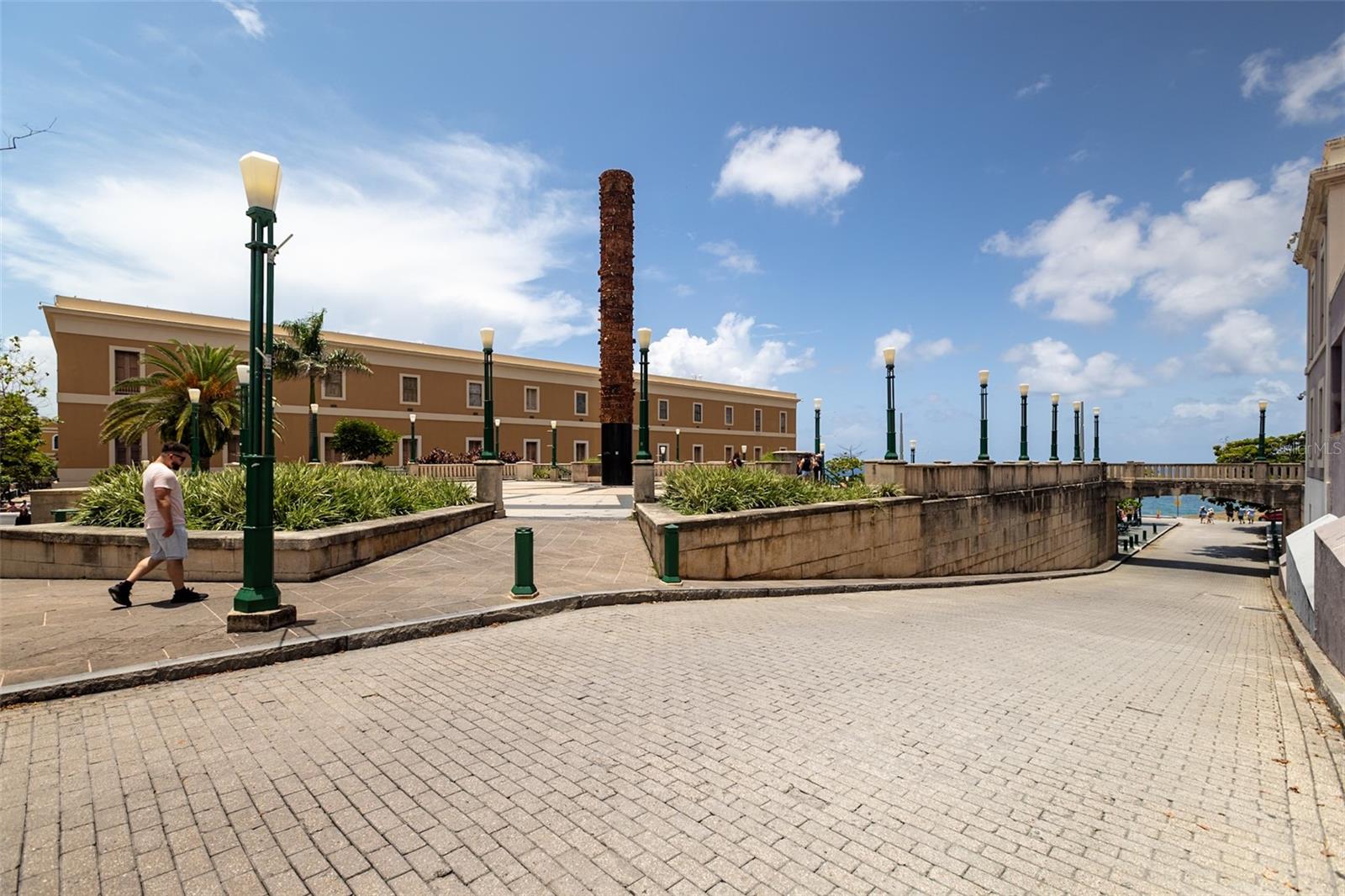 PR9108453 Property Photo