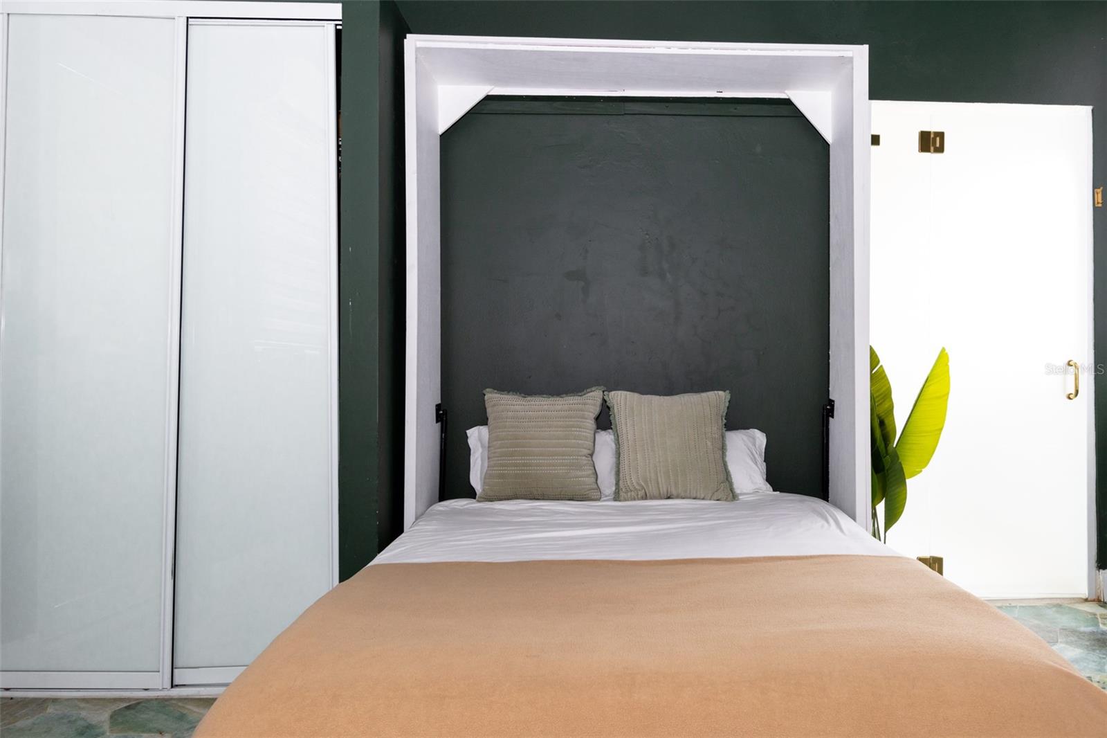 PR9108453 Property Photo