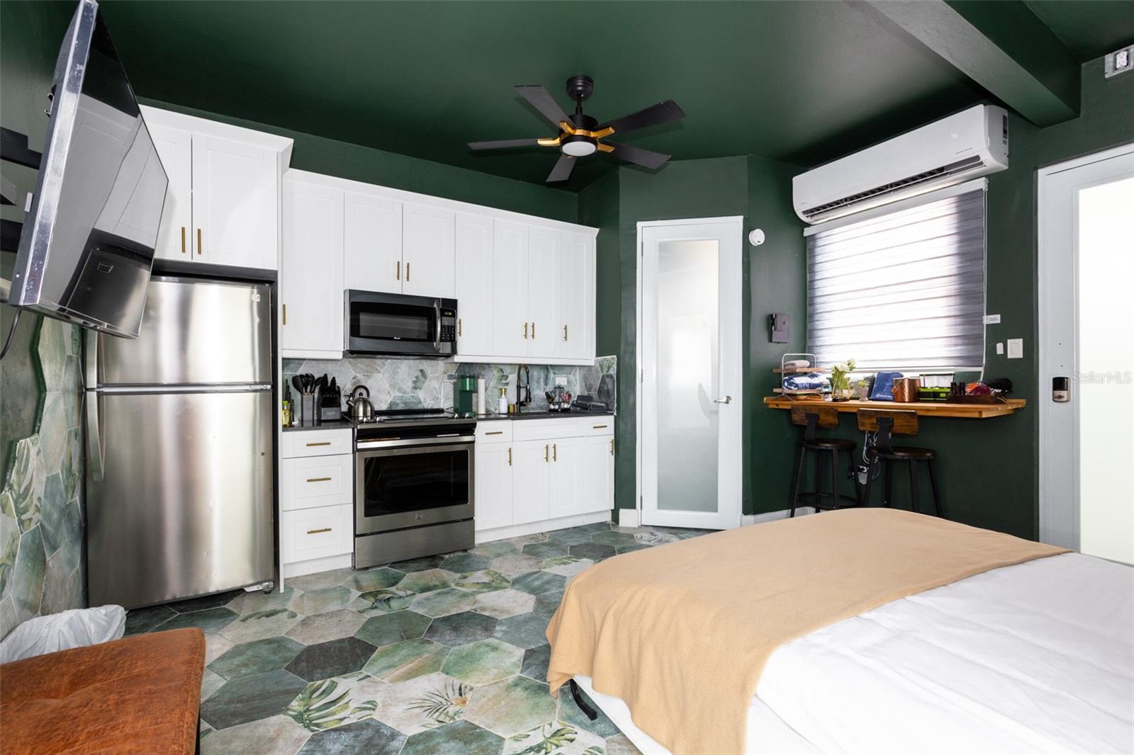 PR9108453 Property Photo