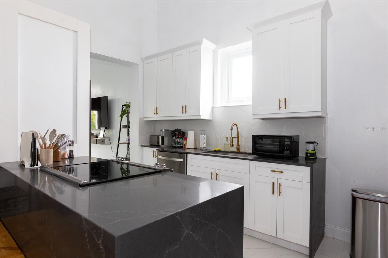 PR9108453 Property Photo