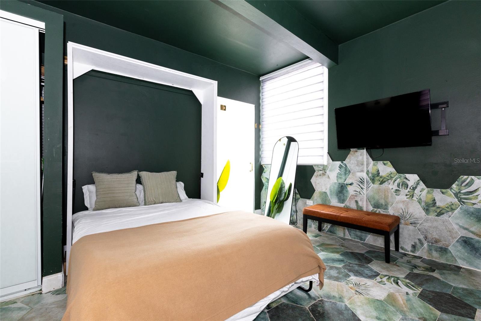 PR9108453 Property Photo