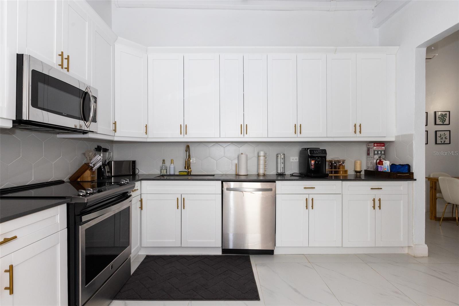 PR9108453 Property Photo