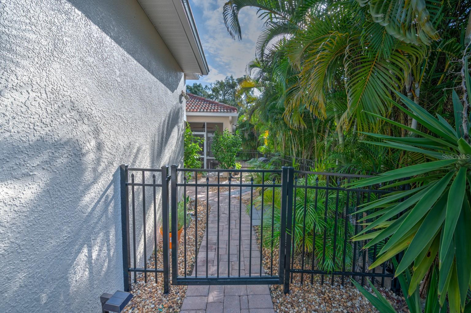 7823 33RD ST E #20, SARASOTA, FL, 34243