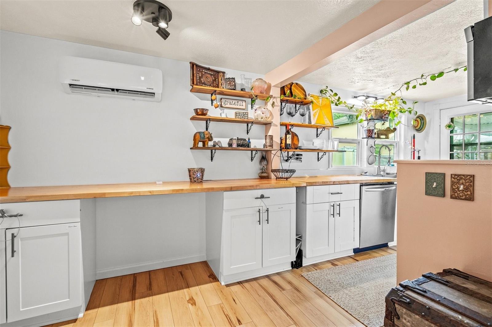 814 ANDERSON RD, NOKOMIS, FL, 34275
