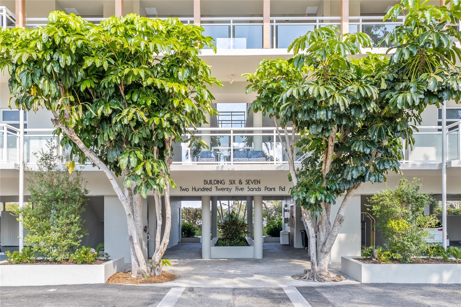 225 SANDS POINT RD #6103, LONGBOAT KEY, FL, 34228